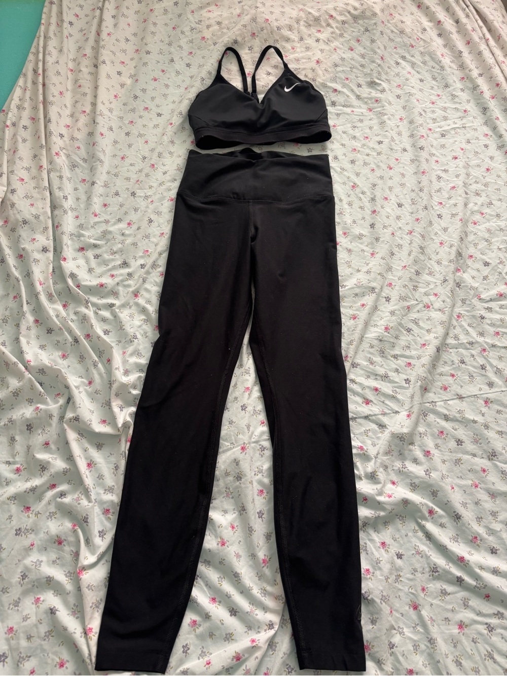Nike Black Sports bra & High-Waist Leggings
